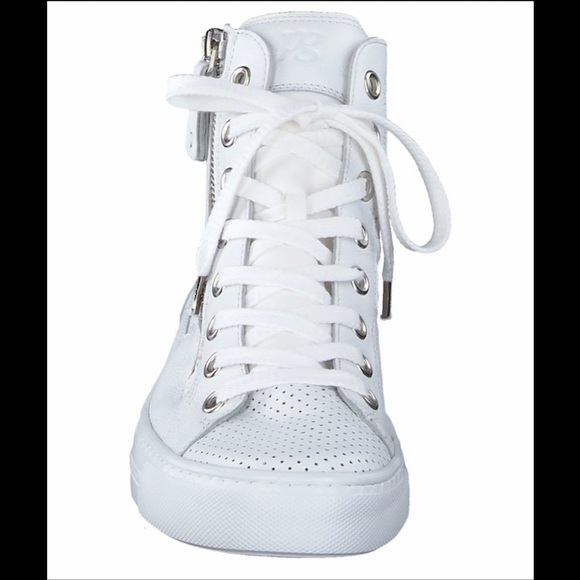 High Top Sneaker
Color:WHITE LEATHER. Never worn - Picture 2 of 8